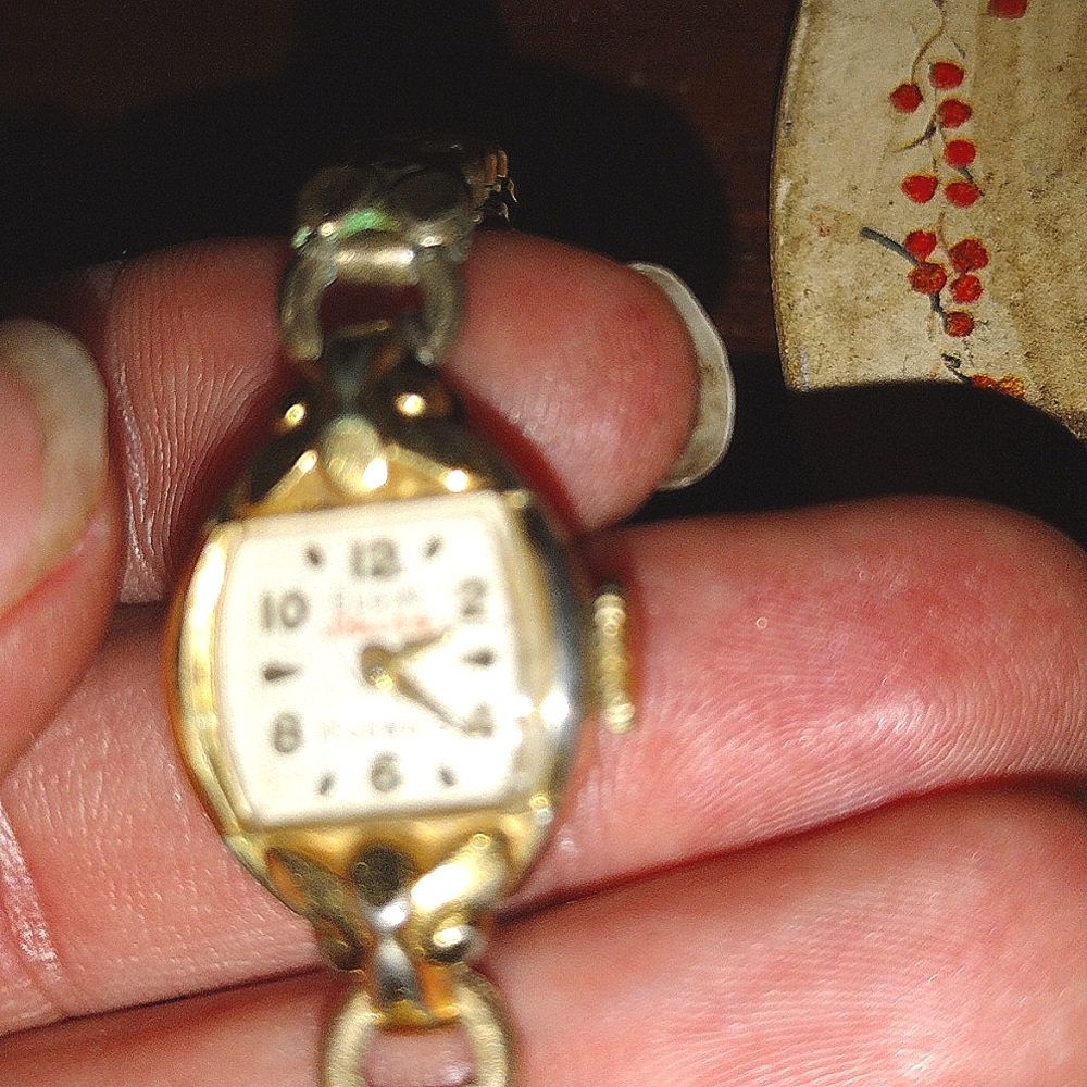 ⭐️ Vintage Elgin Starlite 17 Jewel Ladies Watch